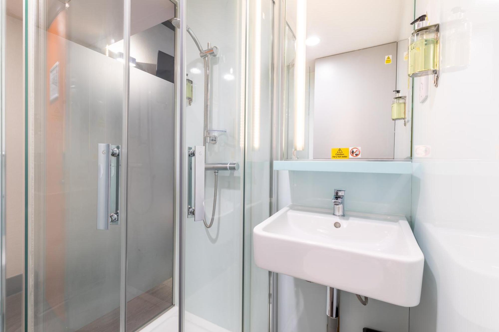Easyhotel Manchester Ngoại thất bức ảnh
